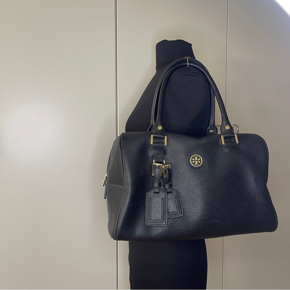 Tory Burch Black Saffiano Leather Doctors Satchel come with original dust cover - Picture 5 of 17